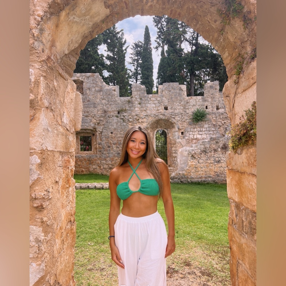 Meet your Posher, Ella